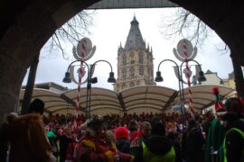 Kölner Straßenkarneval für Immis und Zugereiste