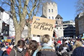 #Friedensdemo am Rosenmontag in Köln #Bilder