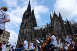 Impressionen vom Symphonic Mob auf dem Ronalliplatz – #sommerkoeln