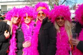 Kreuz und quer, Bilder von Weiberfastnacht 2015,  in Köln!