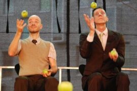 Gandini Juggling – bezaubern mit Smashed, beim SommerKöln – am Schokoladenmuseum!